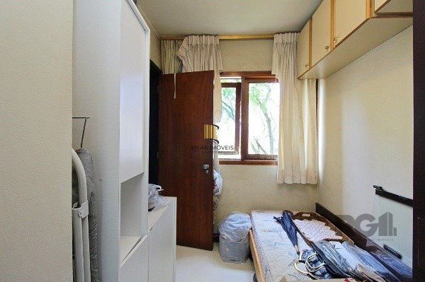 Vende-se amplo apartamento 3 quartos com suíte e 2 vagas no coração do Moinhos de vento, com 134m²