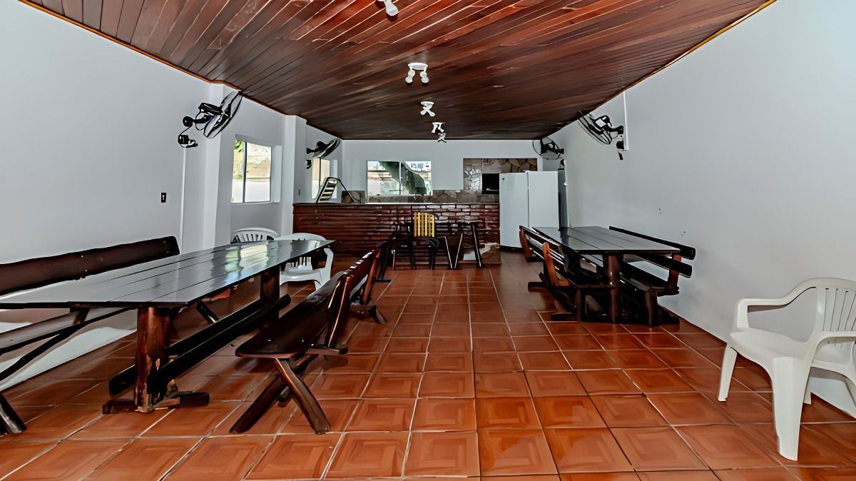 Vende-se apartamento com 3 quartos - Petrópolis