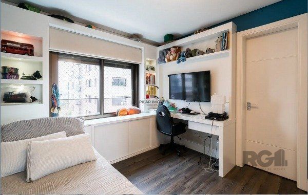 Apartamento de 192m² com 3 Suítes, 3 Vagas e Móveis Planejados de Alto Padrão Próximo à Praça da Encol