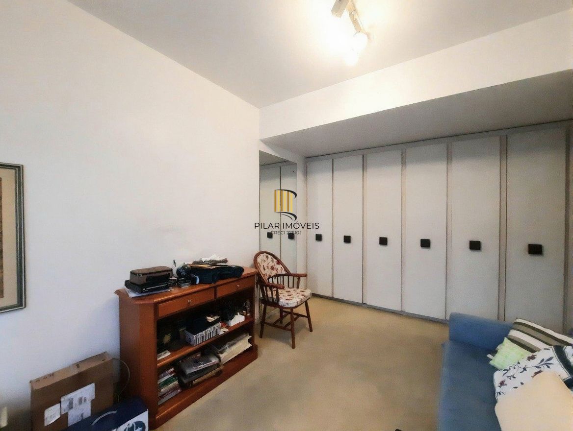 Vende-se apartamento com 3 quartos(1 suíte), 184m² e 2 vagas - Bom Fim