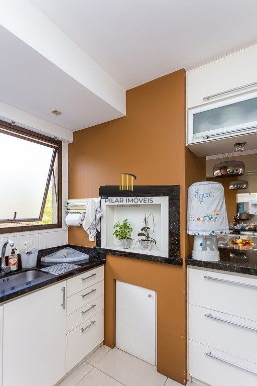 Apartamento 3 dormitórios, 1 suíte, 2 vagas - 74,91m² no Bairro Petrópolis