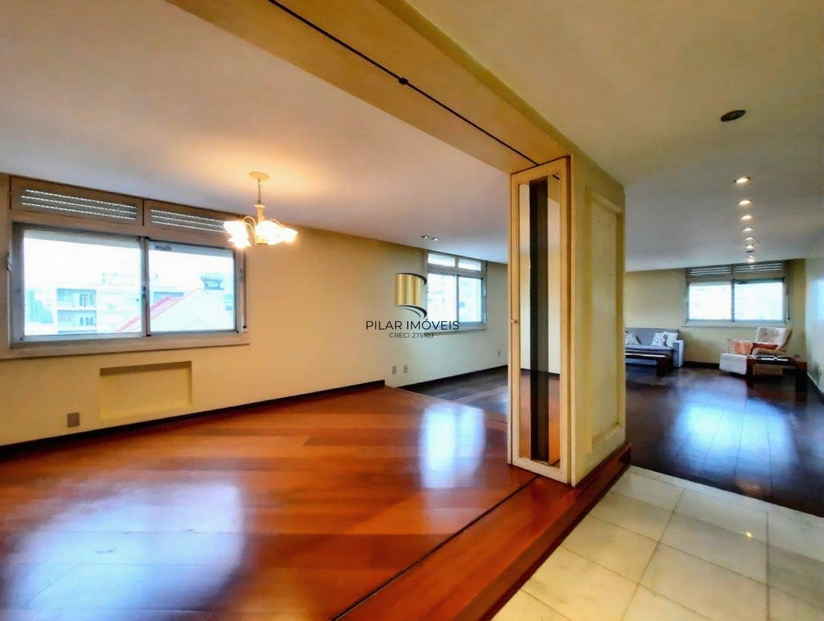 Vende-se apartamento com 3 quartos(1 suíte), 184m² e 2 vagas - Bom Fim