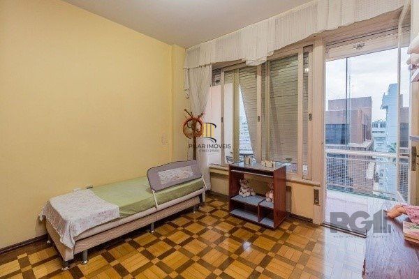Amplo Apartamento de 3 quartos com suíte e 2 sacadas, com Vista para o Guaíba e 1 Vaga - Moinhos de Vento - 126m²