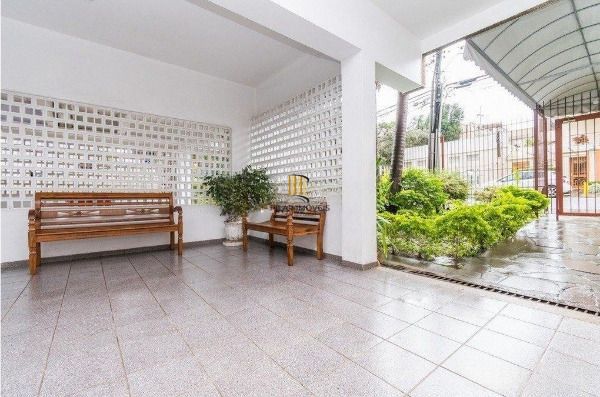 Apartamento com 1 dormitório, sacada e 1 vaga coberta — 48 m² - Passo d’Areia