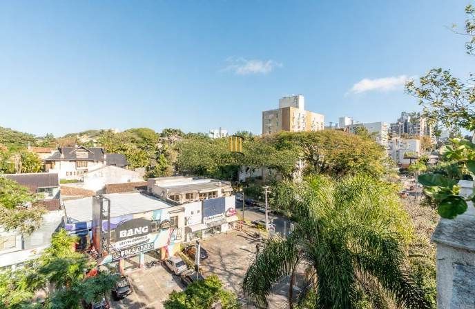 Vende-se cobertura com 4 quartos (1 suíte), 245 m² e 2 vagas – Boa Vista