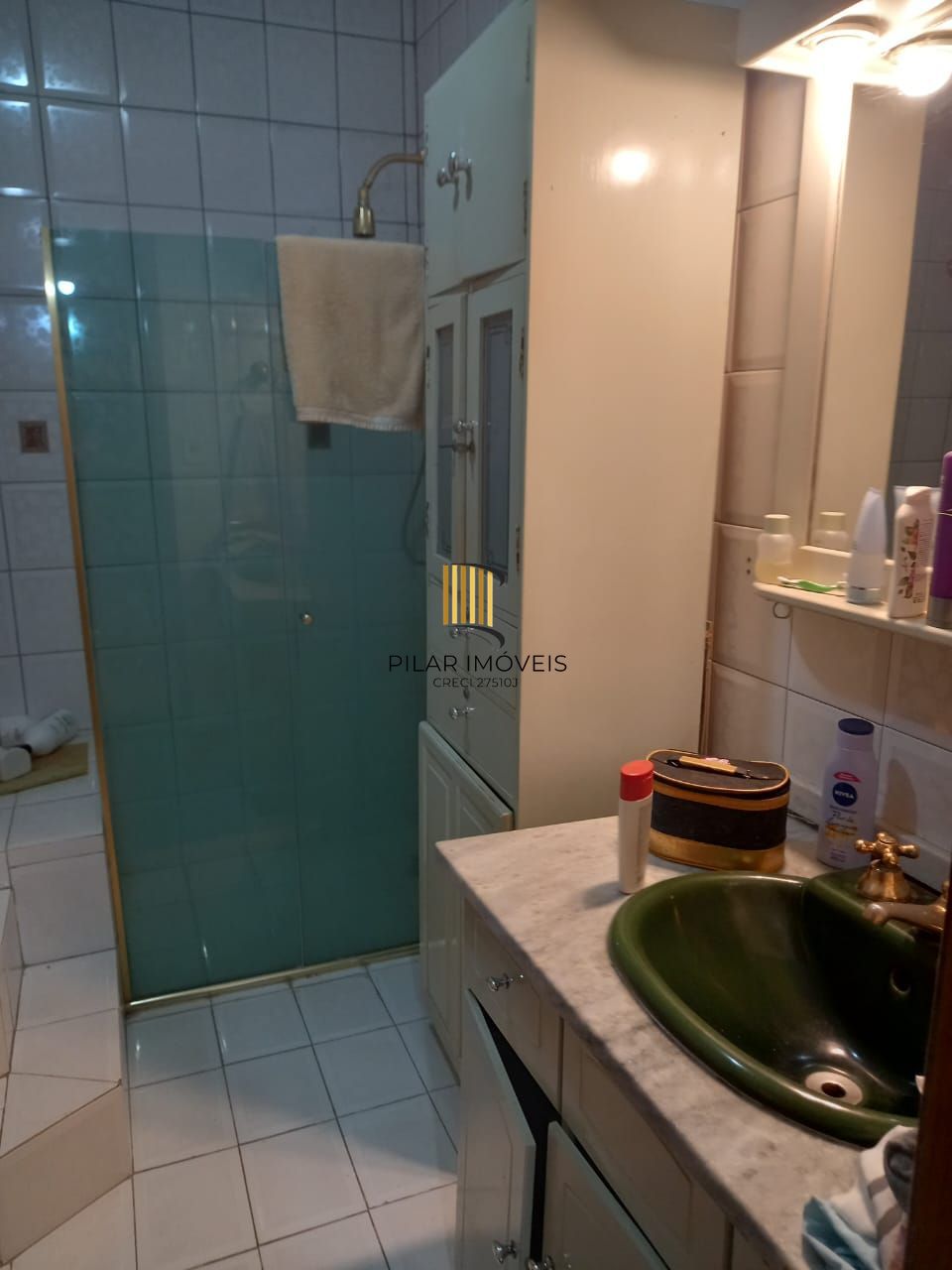 Excelente casa localzada ma Rua Santo Camaratto com 4 D e 1 suite