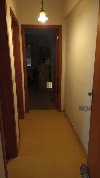 Vende-se amplo apartamento 2 dorm, vaga coberta, predio c/ elevador - 62m² - Rio Branco