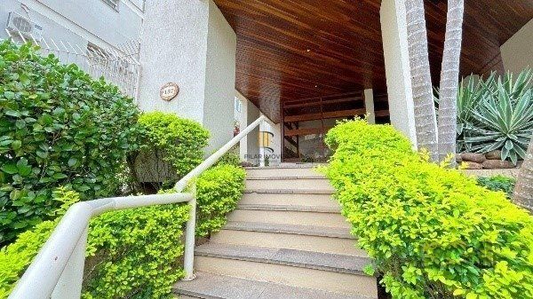 Apartamento com 3 Dormitórios, Suíte e Sacada e 1 vaga - 115m² - Petrópolis