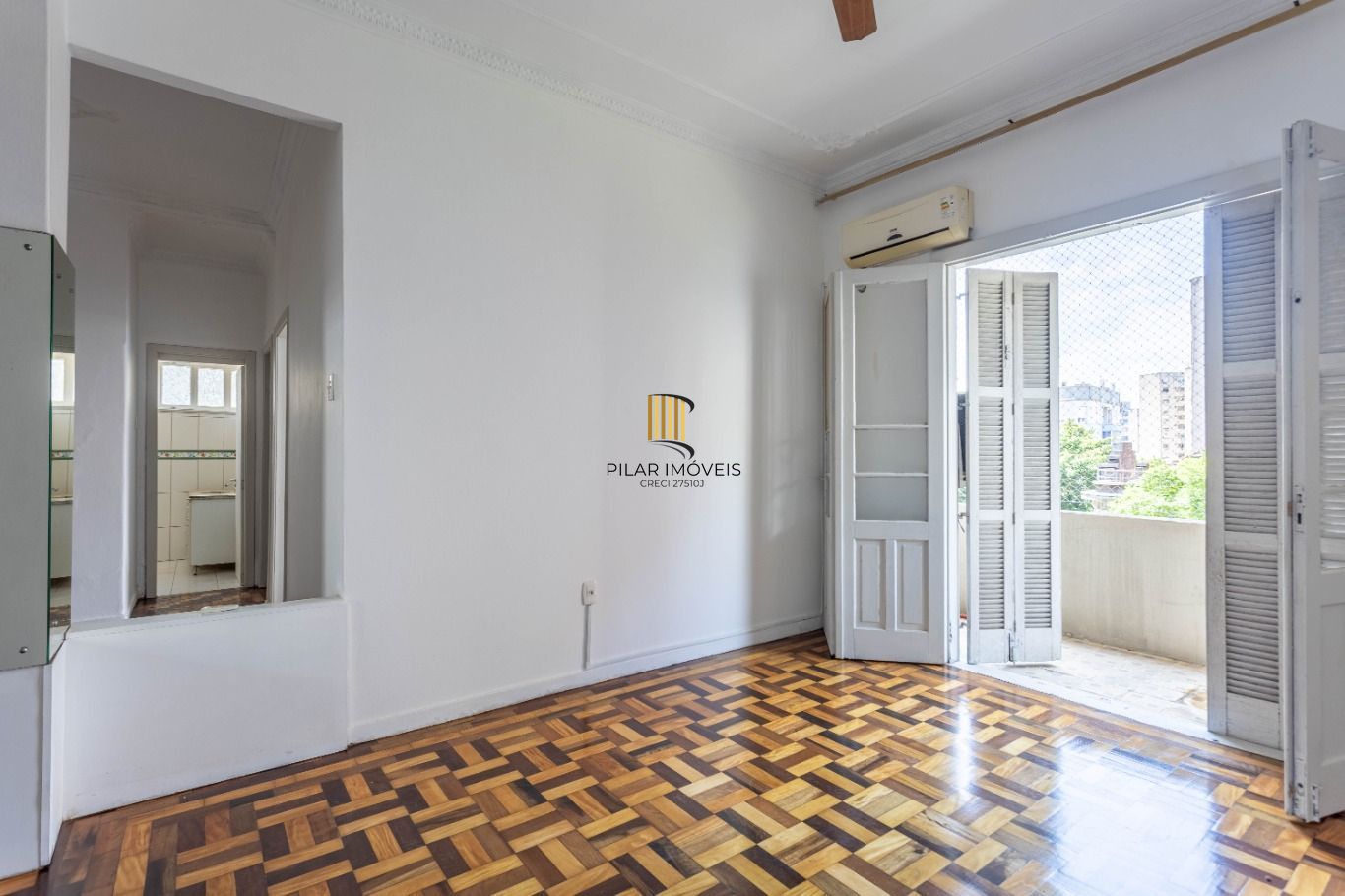 Vende-se apartamento com 2 quartos, 79 m² e sacada - Centro Histórico