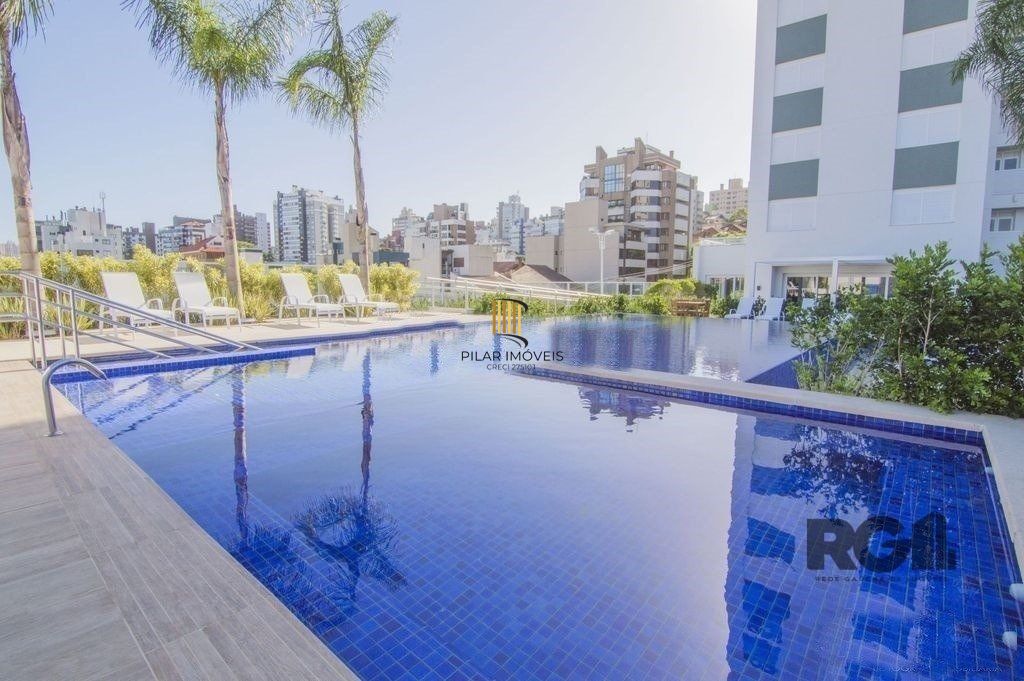 Vende-se luxuoso apartamento com 3 suítes, 2 vagas, lareira no bairro Rio Branco com 133m²