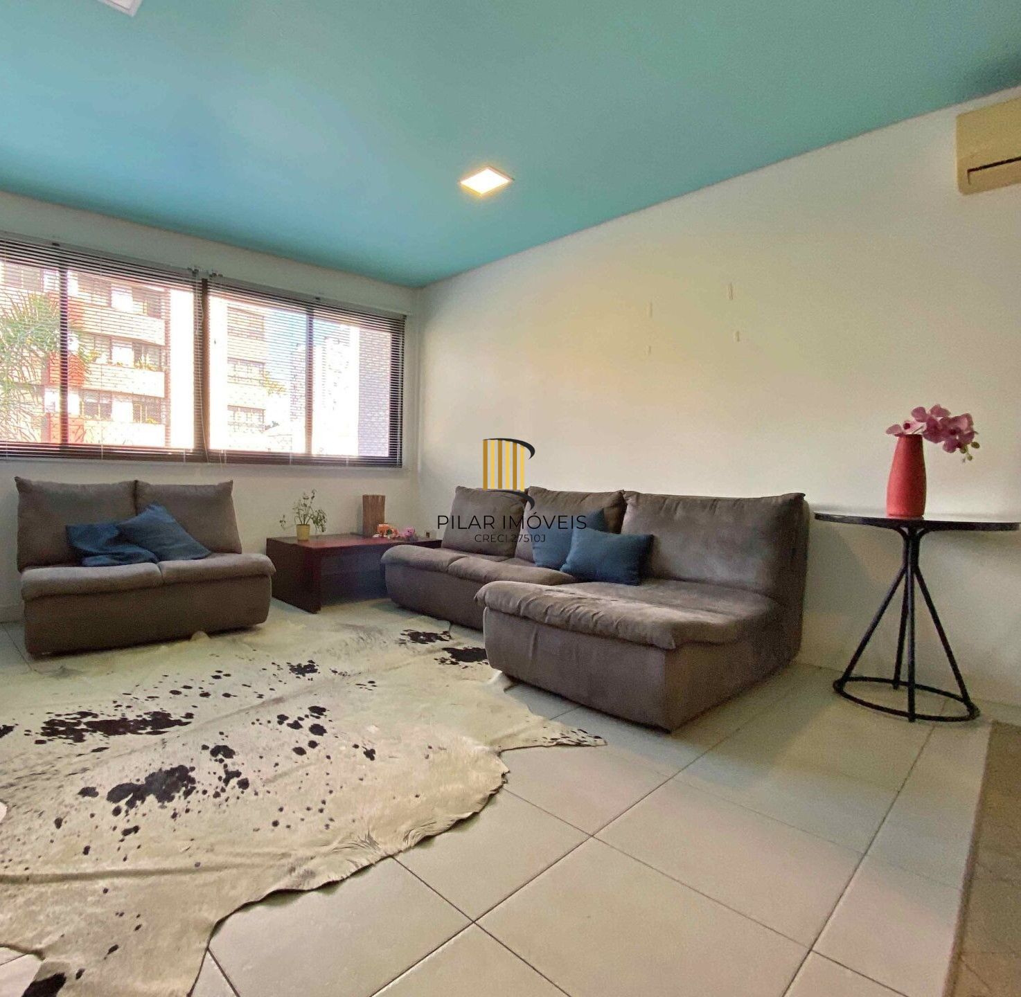 Vende-se apartamento com 2 quartos(1 suíte), 81m² e 2 vagas - Rio Branco