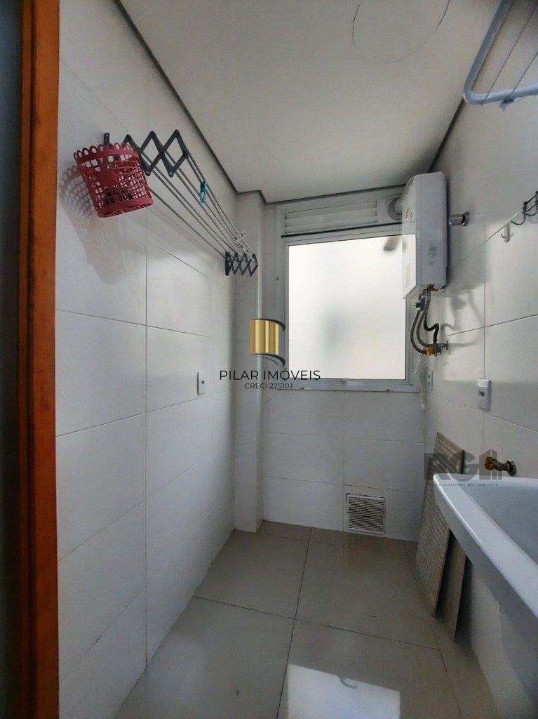 Vende-se apartamento impecável 2 quartos com suíte, 2 vagas cobertas, próximo da PUCRS - 80m² - Jardim Botânico
