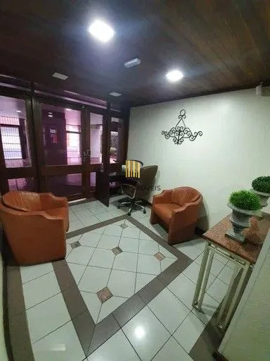 Vende-se cobertura com 1 quarto, churrasqueira, terraço, 80m² e 1 vaga - Bom Fim