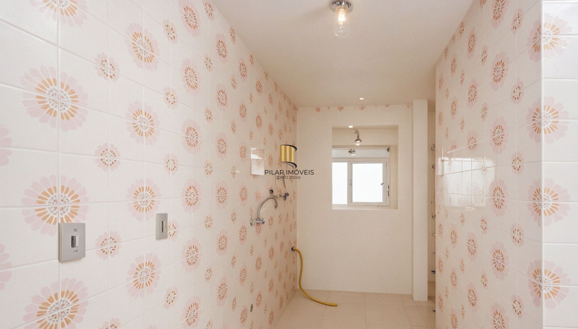 Vende-se apartamento com 2 quartos(1 suíte) e 68m² - Petrópolis