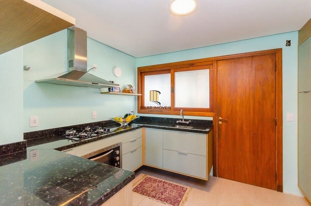 Vende-se cobertura com 3 quartos (1 suíte), 311m² e 3 vagas – Rio Branco