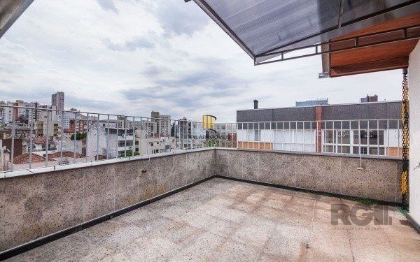 Vende-se bela cobertura de 122m², 2 quartos 2 vagas, desocupado - Auxiliadora