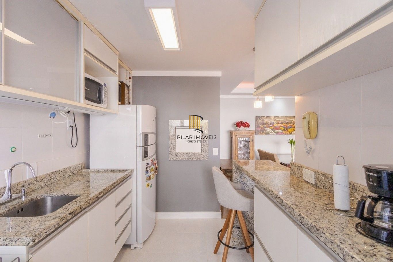 Vende-se apartamento com 2 quartos (1 suíte), 68m² e 1 vaga – Passo da Areia