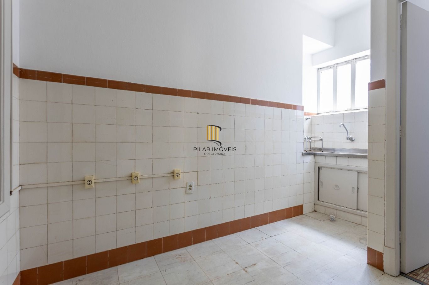Vende-se apartamento com 2 quartos, 79 m² e sacada - Centro Histórico