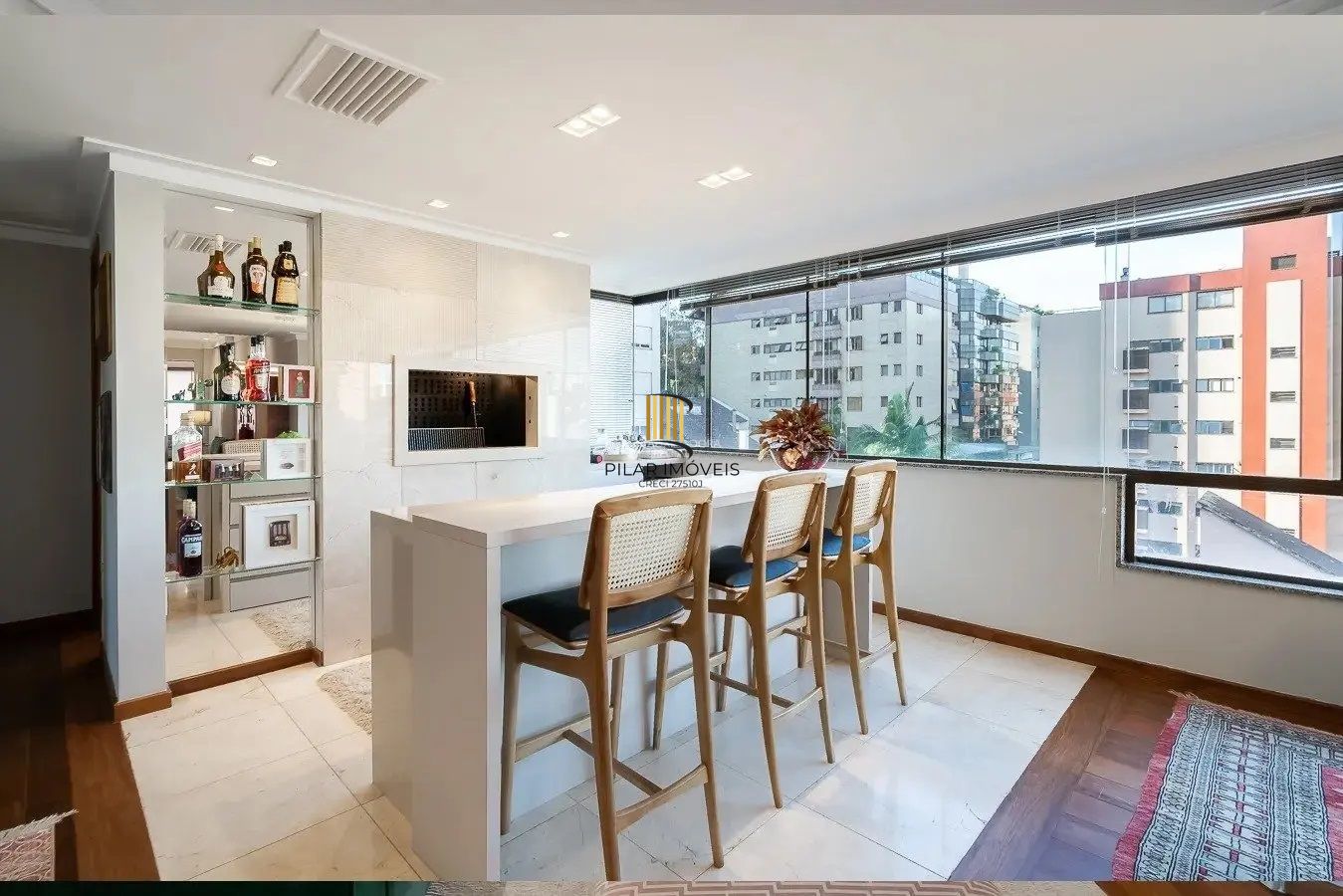 Vende-se apartamento com 3 quartos (1 suíte), 2 vagas e 171 m² -Bela Vista