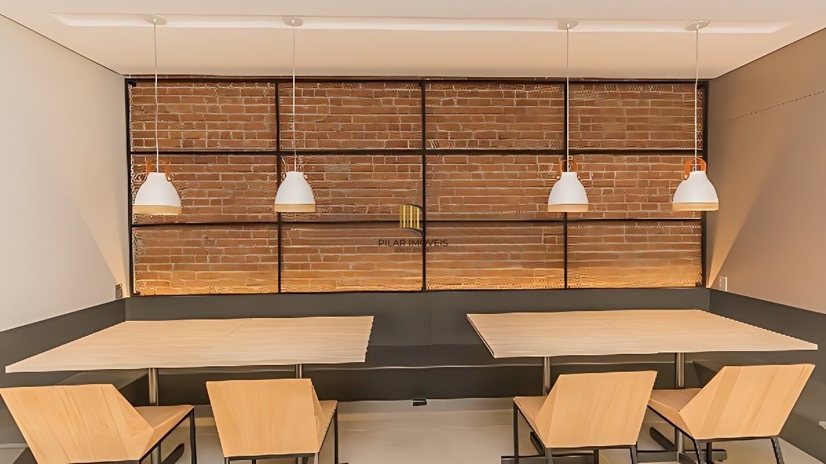 Vende-se apartamento com 2 quartos (1 suíte), 81m² e 2 vagas – Moinhos de Vento