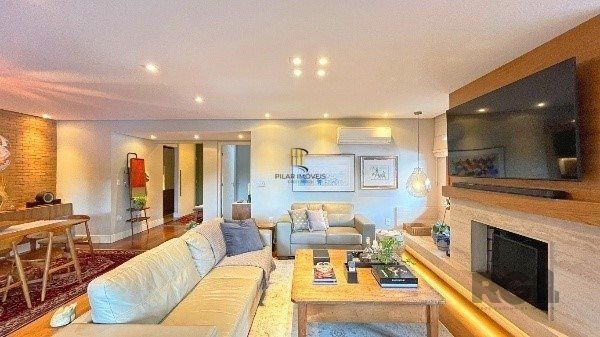 Apartamento de 200m², 4 quartos, 1 suíte e 4 vagas – Moinhos de Vento