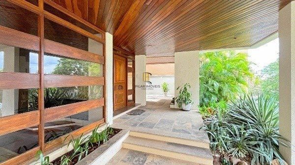 Apartamento com 3 Dormitórios, Suíte e Sacada e 1 vaga - 115m² - Petrópolis
