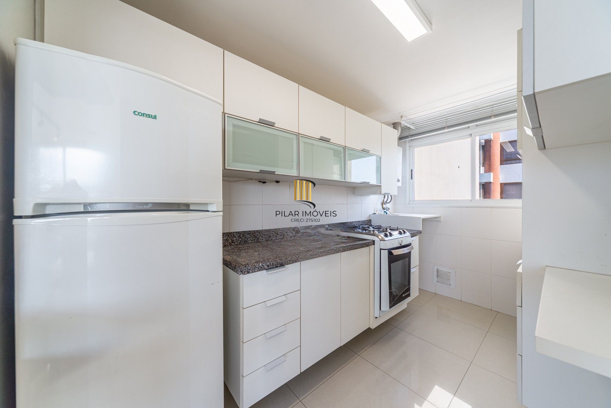 Vende-se apartamento com 1 quarto e 1 vaga – Mont'Serrat