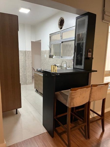 Vende-se apartamento com 3 quartos, 115 m² e 1 vaga – Bom Fim