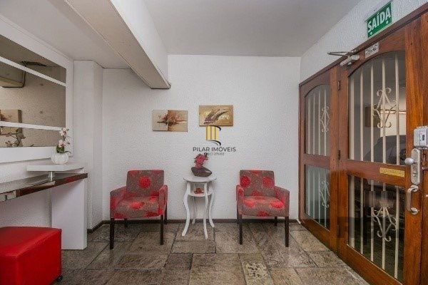 Vende-se amplo apartamento 2 dorm, vaga coberta, predio c/ elevador - 62m² - Rio Branco