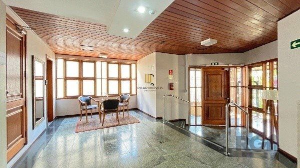 Apartamento de 200m², 4 quartos, 1 suíte e 4 vagas – Moinhos de Vento
