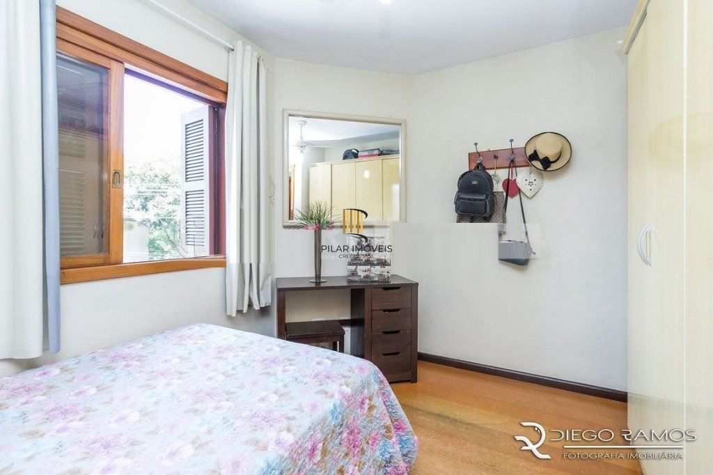 Apartamento á Venda - 71.5m², 2 dormitórios, sendo 1 suíte, 1 vaga - Petrópolis