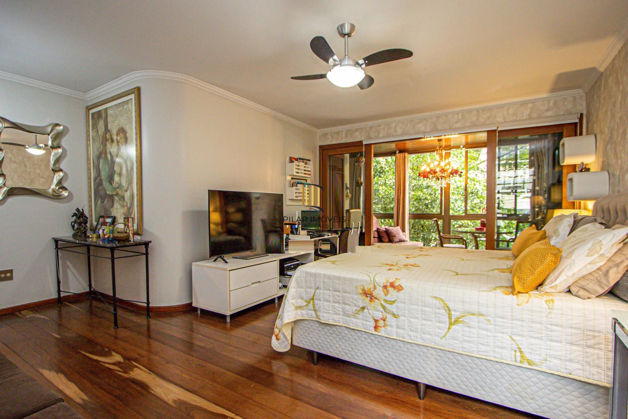 Apartamento mobiliado com 4 quartos, hidromassagem e 2 vagas -254 m²- Petrópolis