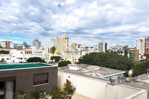 Vende-se excelente apartamento 2 suítes, 2 vagas cobertas com depósito - 116m² - Petrópolis