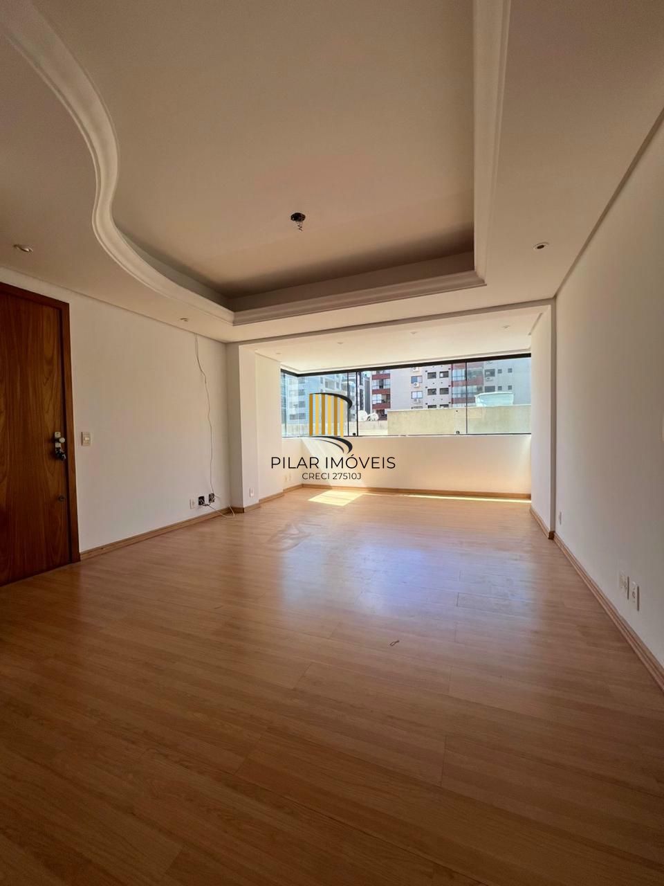 Vende-se apartamento com 3 quartos (1 suíte), 103m² e 2 vagas – Petrópolis