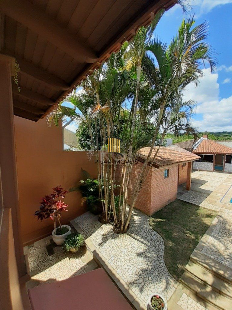 Casa 3 dormitórios, 2 suítes, 4 vagas, 257,52 m² de área privativa, no Bairro Ipanema