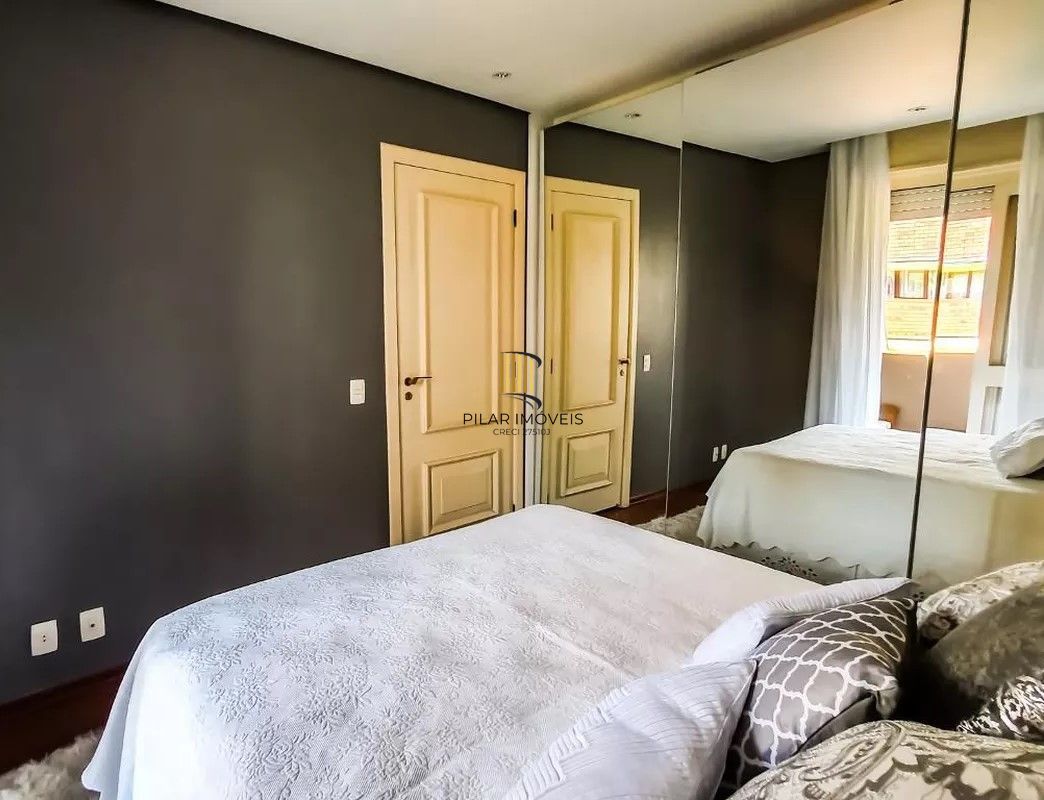 Vende-se apartamento com 3 quartos (1 suíte), 2 sacadas com churrasqueira, 132m² e 2 vagas - Auxiliadora