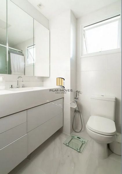 Vende-se amplo apartamento com 3 suítes, 126m² e 2 vagas - Petrópolis