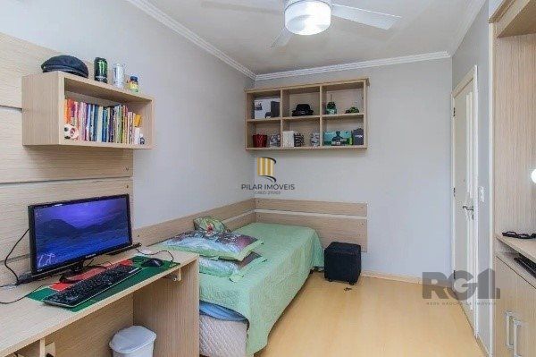 Casa  impecável com 3 quartos (1 suíte) e 2 vagas cobertas,