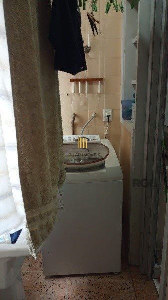 Vende-se amplo apartamento 2 dorm, vaga coberta, predio c/ elevador - 62m² - Rio Branco