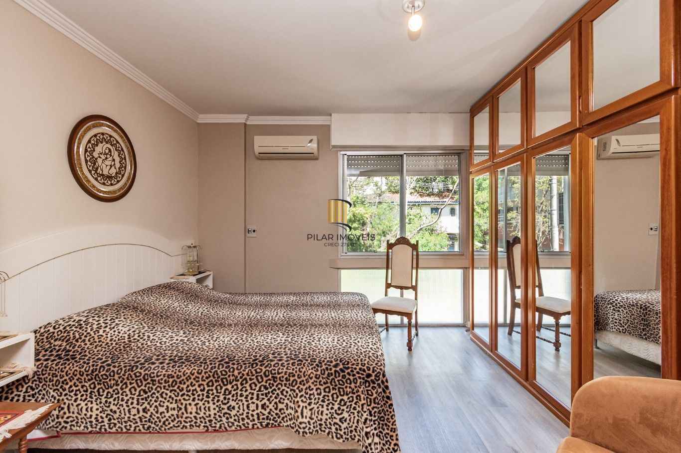 Vende-se apartamento com 3 quartos (1 suíte), 133 m² e 1 vaga – Petrópolis