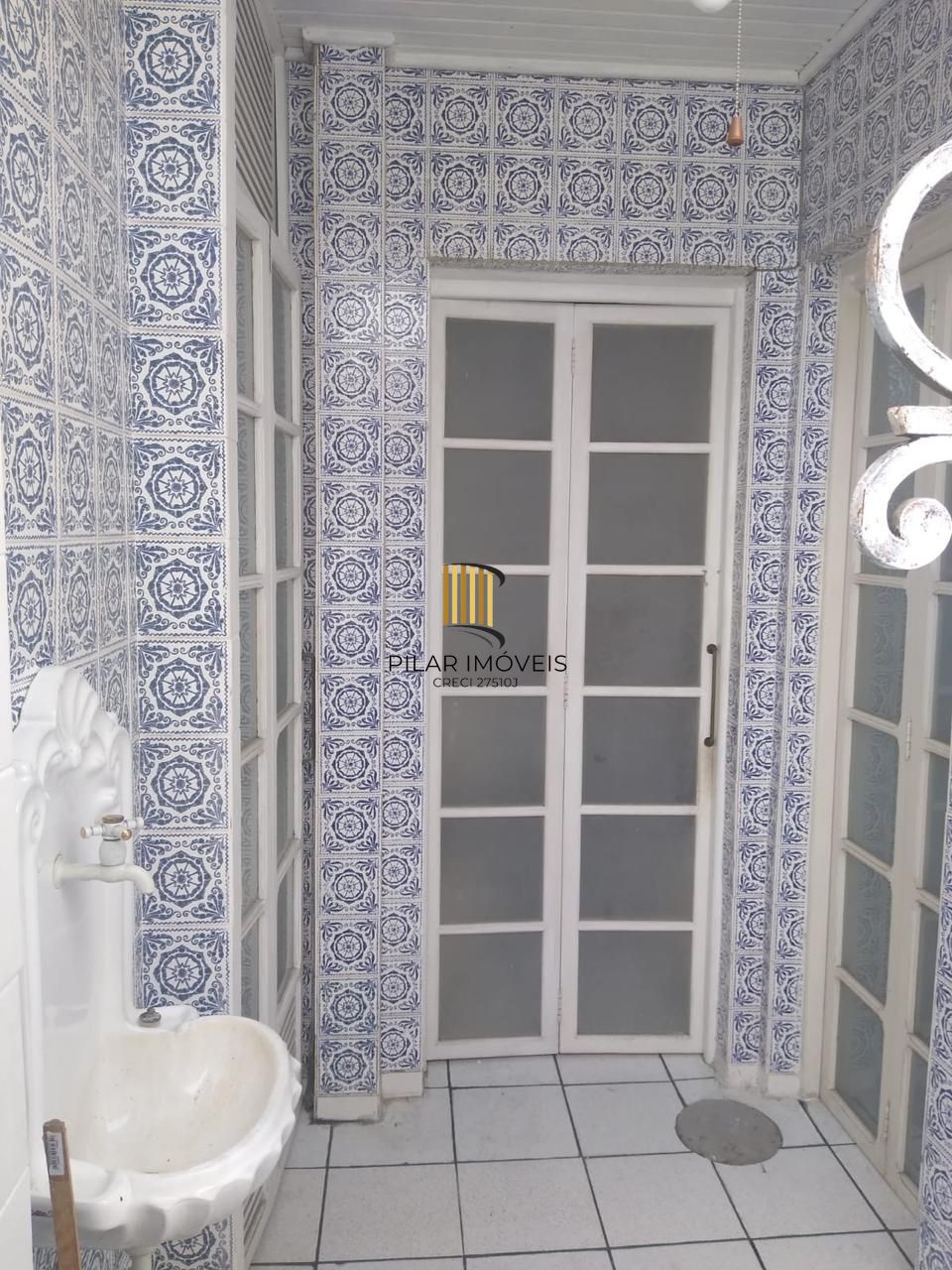 Vende-se apartamento com 3 quartos(1 suíte), 114m² e 1 vaga - Moinhos de Vento