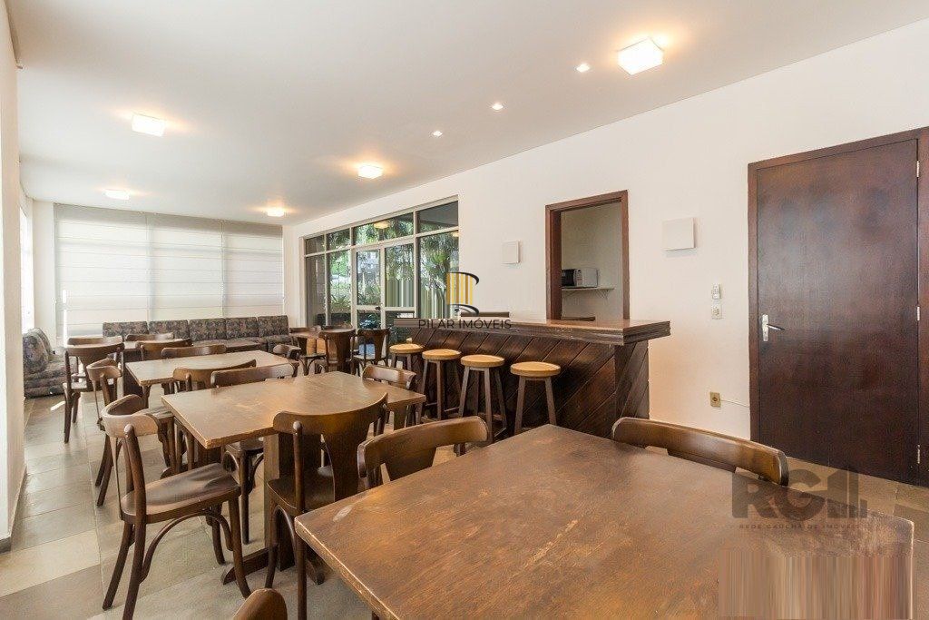 Vende-se amplo apartamento 3 quartos c/ suíte, 2 vagas, living com sacada e vista - 139m² - Auxiliadora