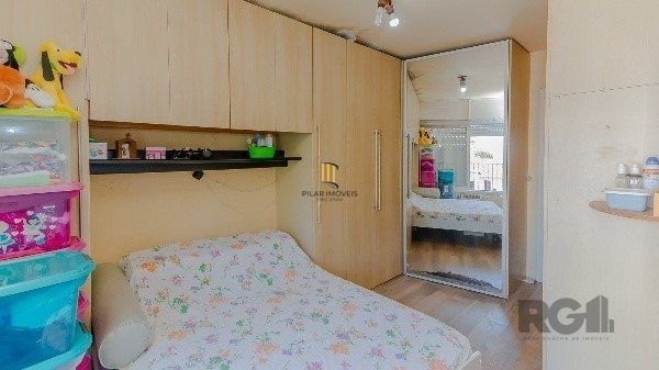Vende-se excelente cobertura 2 quartos com suíte, 3 vagas de garagem com 156m² no Petrópolis