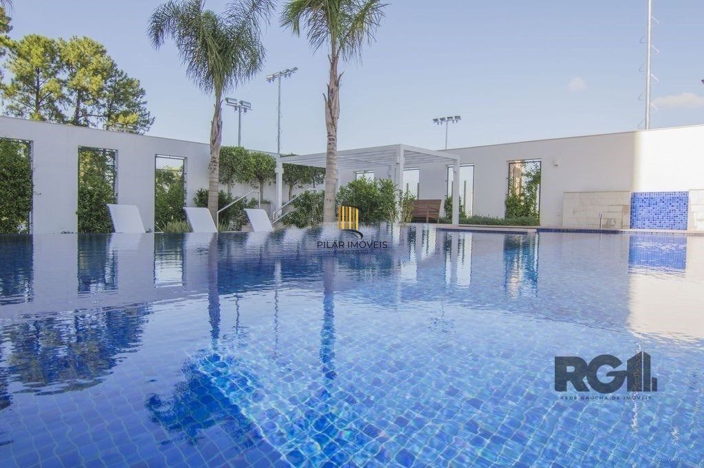 Vende-se luxuoso apartamento com 3 suítes, 2 vagas, lareira no bairro Rio Branco com 133m²