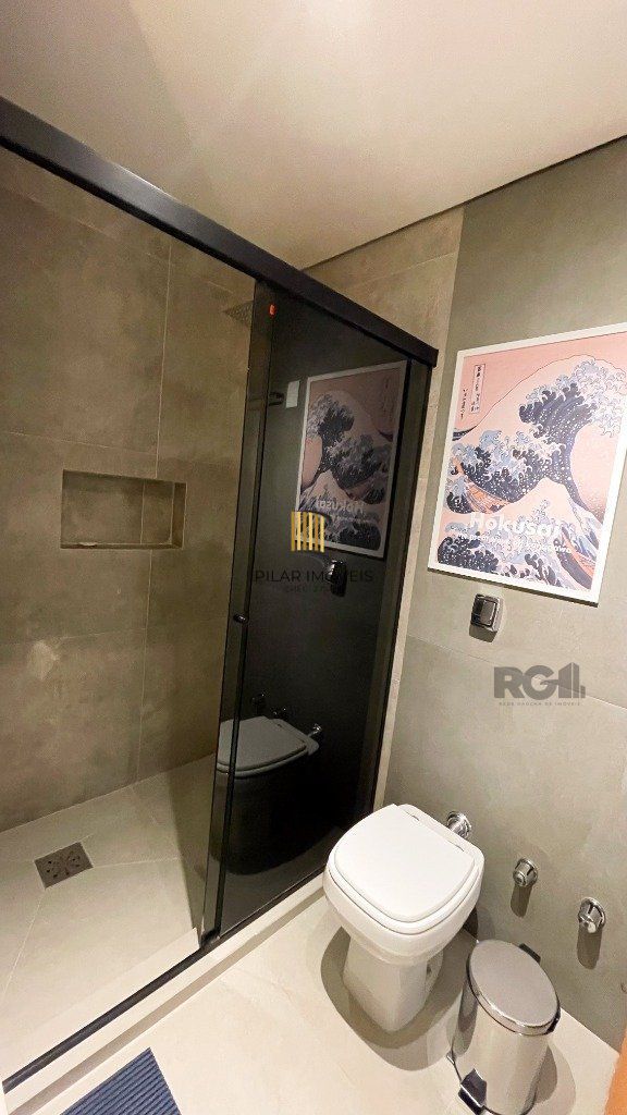 Vende-se luxuoso apartamento 3 quartos com suíte, 2 vagas, com churrasqueira e hidro - 148m² -  Petrópolis