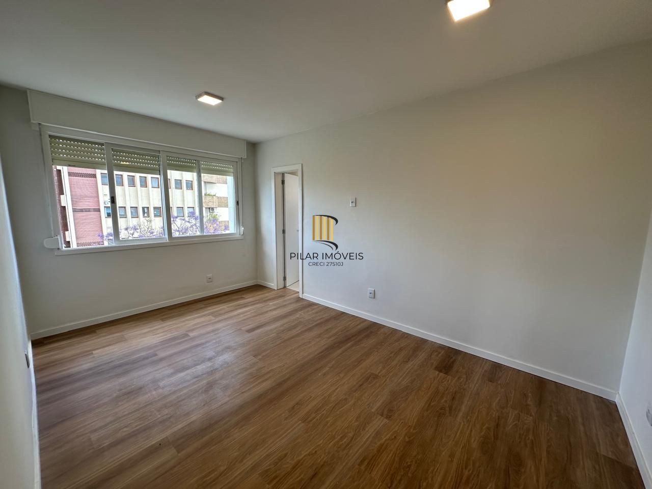 Vende-se apartamento com 3 quartos (2 suítes), 104,6m² e 1 vaga – Petrópolis