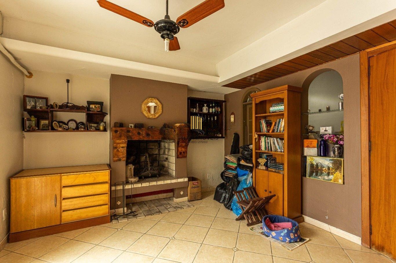 Vende-se cobertura com 3 quartos,(1 suíte) e 1 vaga – 167 m² – Bom Fim