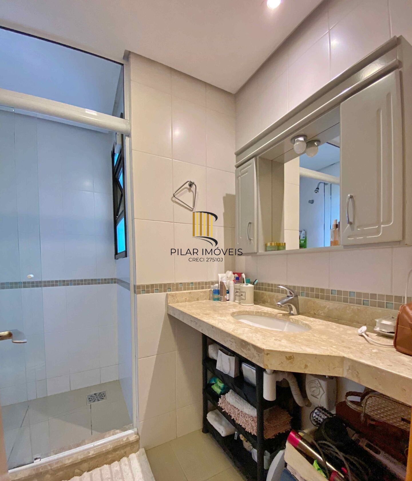 Vende-se apartamento com 2 quartos(1 suíte), 81m² e 2 vagas - Rio Branco