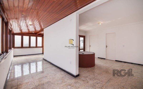 Vende-se bela cobertura de 122m², 2 quartos 2 vagas, desocupado - Auxiliadora - Pilar Imóveis