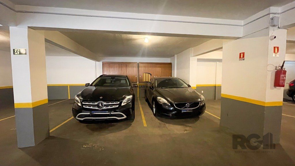 Vende-se luxuoso apartamento 3 quartos com suíte, 2 vagas, com churrasqueira e hidro - 148m² -  Petrópolis